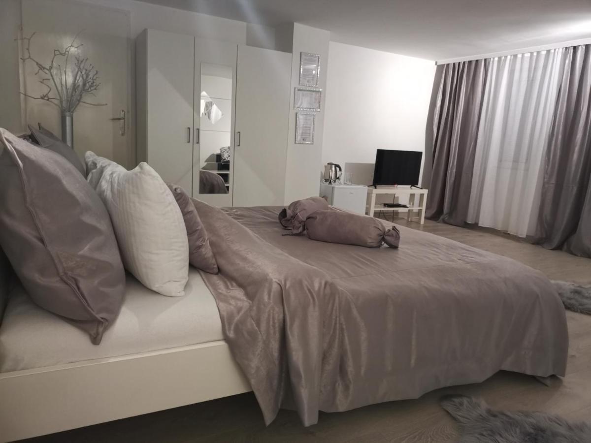 Apartments Vila White House Pancevo Ngoại thất bức ảnh